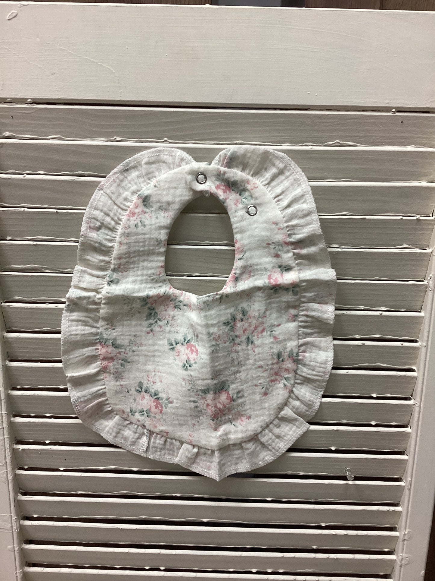 Rose bib