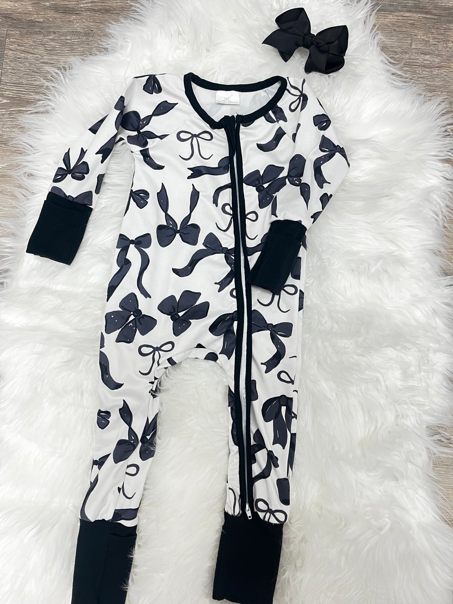 Black Bows Sleeper